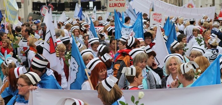 Pielęgniarki z całej Polski protestują w Warszawie
