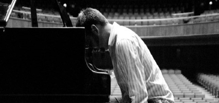 „Pianist, Alone Jürg Frey wyk. Philip Thomas