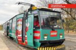 Świąteczny tramwaj LEGO wyjechał na warszawskie tory