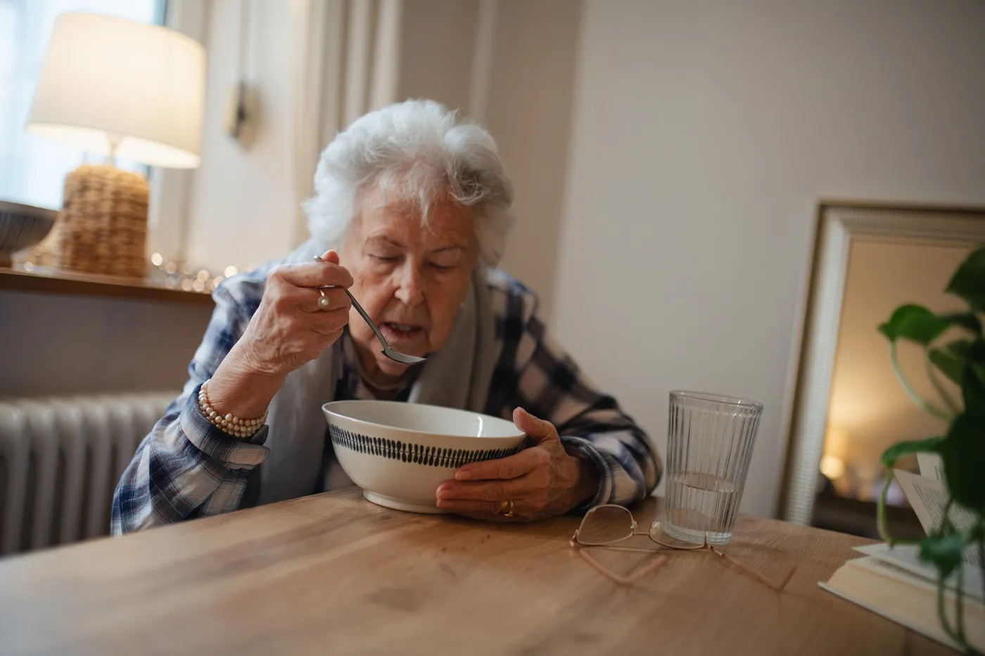 Seniorzy dostaną darmowe obiady z dowozem od czerwca 2026