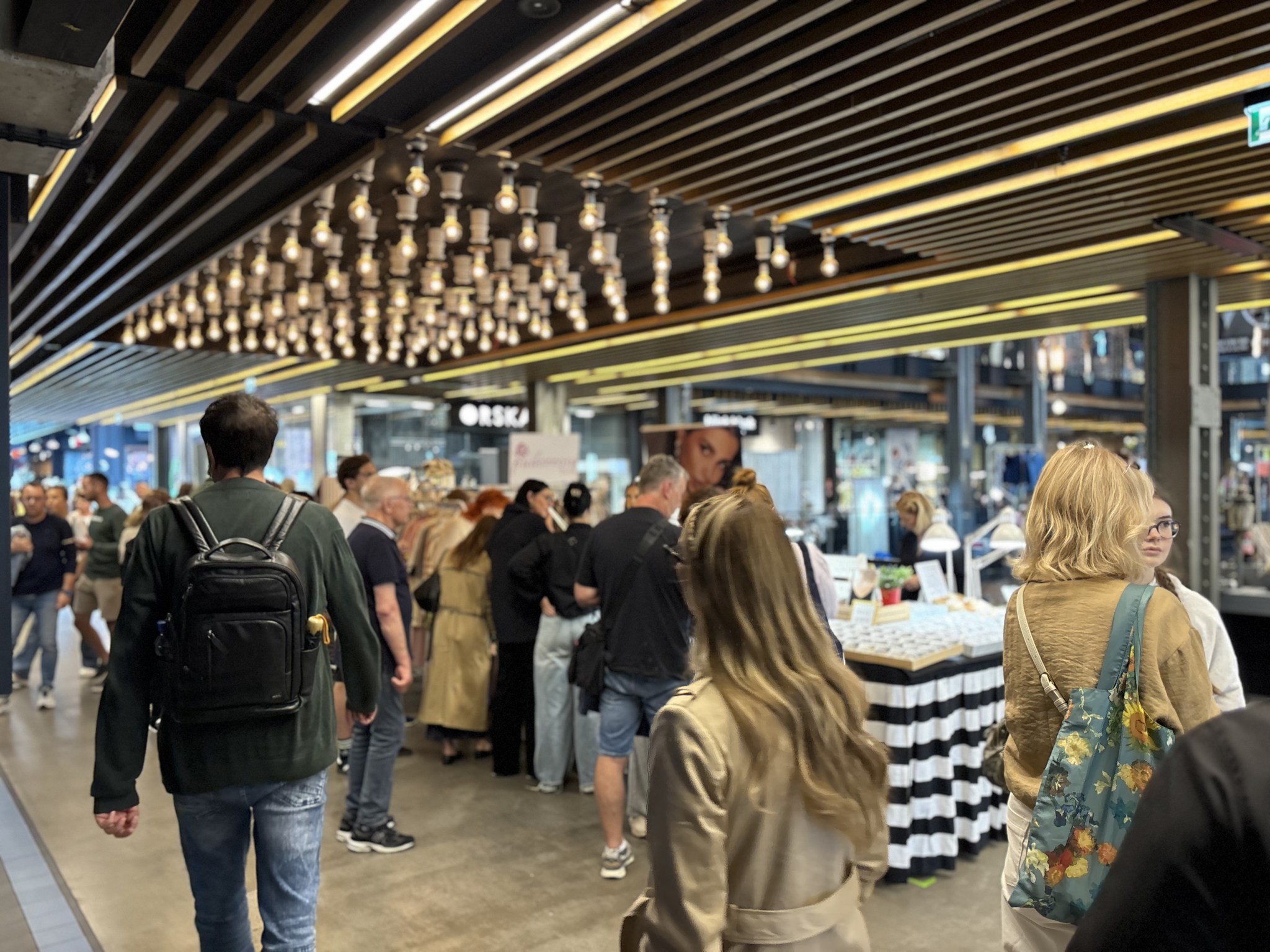 DESIGNER MARKET