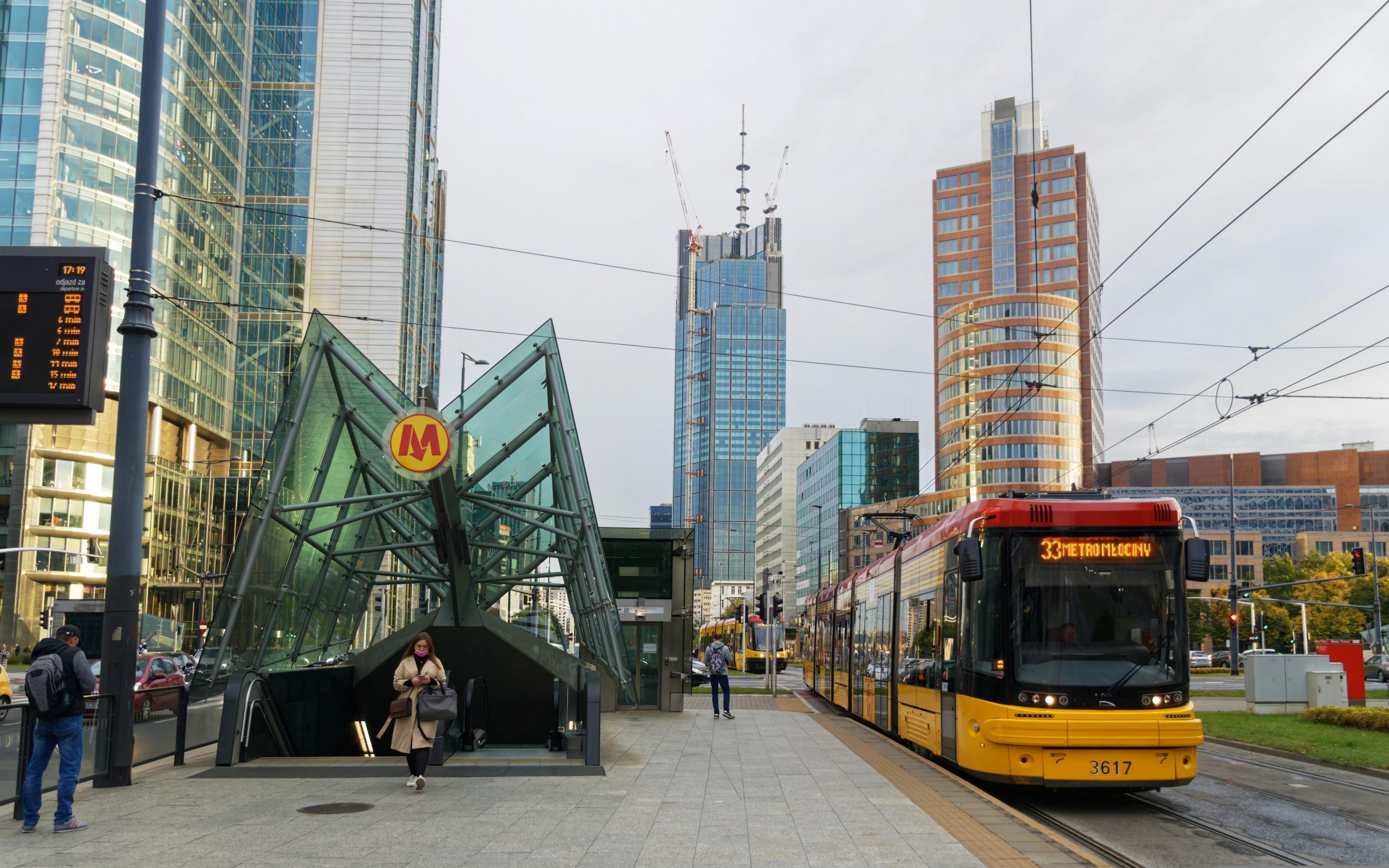 Gdzie warto kupić mieszkanie przy metrze w Warszawie?